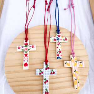 Collar Cruz cerámica