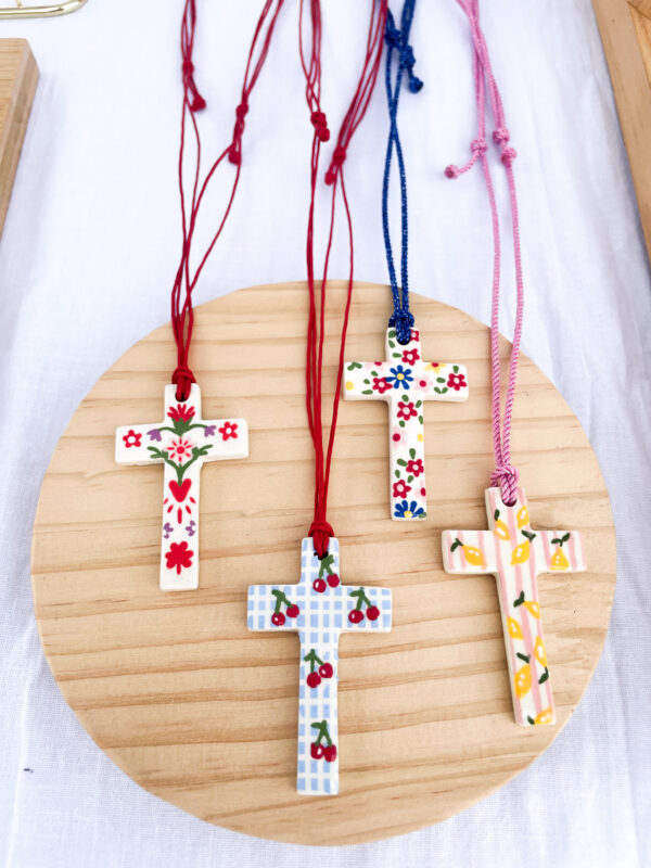 Collar Cruz cerámica
