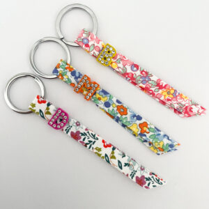 Llavero flores & strass