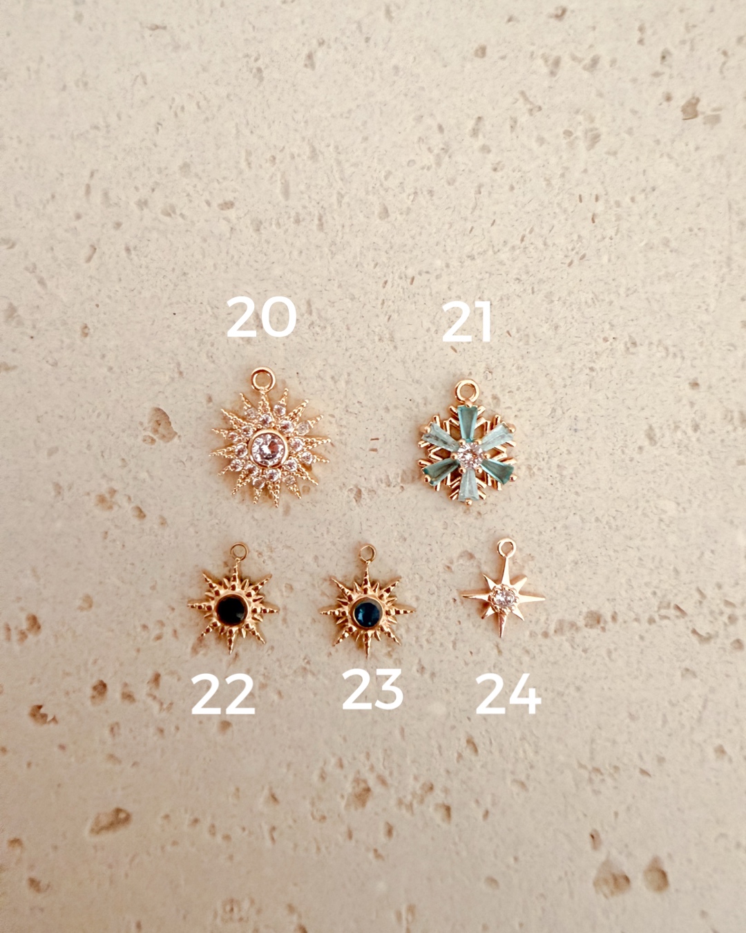 Pulsera Seda Multi Chamrs ( 4 colores) - Imagen 5